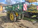 John Deere 638 vontatott permetező