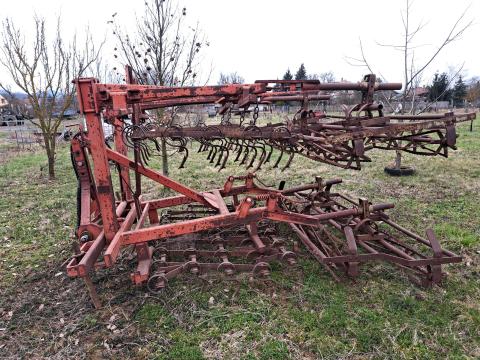 Eladó egy jó állapotú 5m-es rau kombinátor Eladó egy jó állapotú 5m-es rau kombinátor