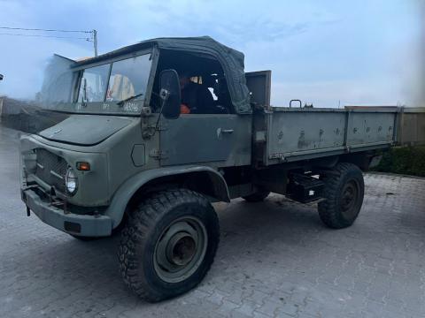 Eladó Unimog 404 platós katonai jármű Szlovákiában Eladó Unimog 404 platós katonai jármű Szlovákiában
