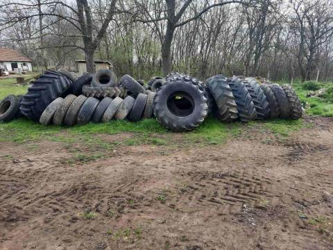 Traktor,  kombájn kerekek és külső gumik Traktor,  kombájn kerekek és külső gumik