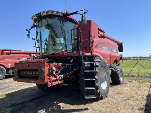 Case IH Axial-Flow 8230 eladó Case IH Axial-Flow 8230 eladó