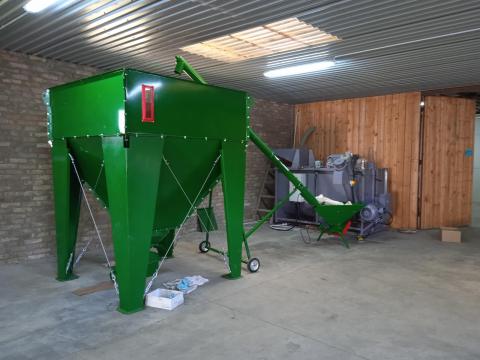 M-ROL Terménytároló Acélsiló 2000kg - Best for Farmers Kft M-ROL Terménytároló Acélsiló 2000kg - Best for Farmers Kft