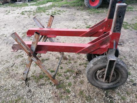 Kombinátor és ásóborona mélység állító