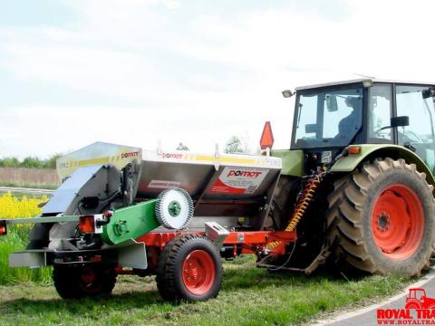 Új POMOT UPR típusú 2 tonnás vontatott mész és műtrágyaszóró Új POMOT UPR típusú 2 tonnás vontatott mész és műtrágyaszóró