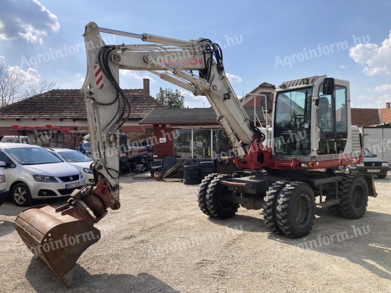 Takeuchi TB175W 8.5 t klímás gumikerekes kotrógép papírozható