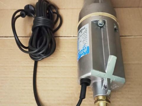 Mélykúti búvárszivattyú, 3 membrános, 300 W Akula, merülő szivattyú Mélykúti búvárszivattyú, 3 membrános, 300 W Akula, merülő szivattyú
