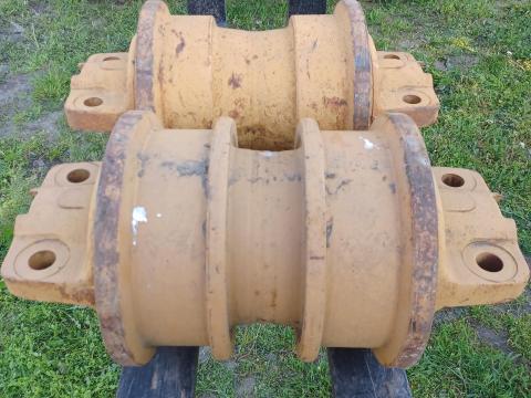 Komatsu dózer (D155) alsó görgők Komatsu dózer (D155) alsó görgők
