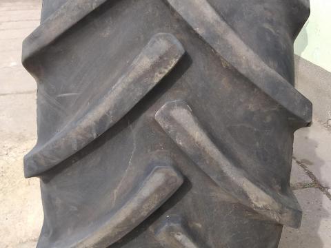 680 x 85 x 32 ( Continentál kontract AC - 70 G ) kombájn gumi 680 x 85 x 32 ( Continentál kontract AC - 70 G ) kombájn gumi