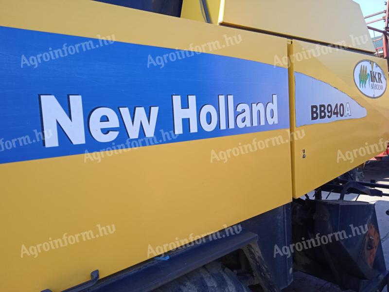 NEW HOLLAND 940S bálázó