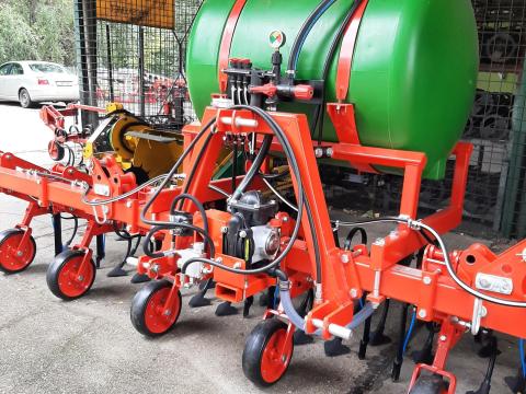 SUK-6F kultivátor folyékony műtrágya kijuttatóval SUK-6F kultivátor folyékony műtrágya kijuttatóval