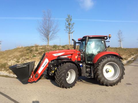 AKCIÓ készleten lévő Quicke Q sorozatú traktoros homlokrakodó gémekre AKCIÓ készleten lévő Quicke Q sorozatú traktoros homlokrakodó gémekre