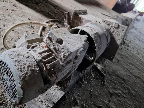 Gabonacsiga eladó, 6 méteres, 18 cm átmérőjű, használt állapotban Gabonacsiga eladó, 6 méteres, 18 cm átmérőjű, használt állapotban