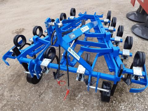 Rugós kultivátor állítható munkaszélességű Rugós kultivátor állítható munkaszélességű