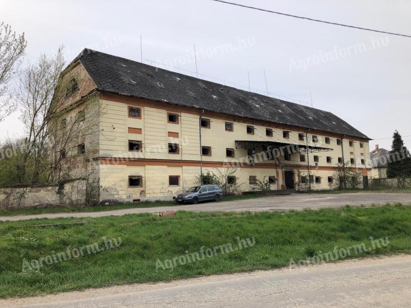 Esterházy–Szapáry grófi magtár