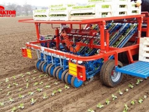 ÚJ FERRARI FÉLAUTOMATA ÁTÜLTETŐGÉP A ROYAL TRAKTORNÁL ÚJ FERRARI FÉLAUTOMATA ÁTÜLTETŐGÉP A ROYAL TRAKTORNÁL