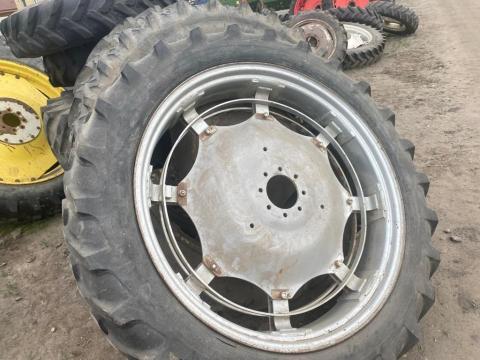 ÁPOLÓKERÉK,  MÜVELŐKERÉK 1 PÁR 300/95R46, 12.4-46 ÁPOLÓKERÉK,  MÜVELŐKERÉK 1 PÁR 300/95R46, 12.4-46