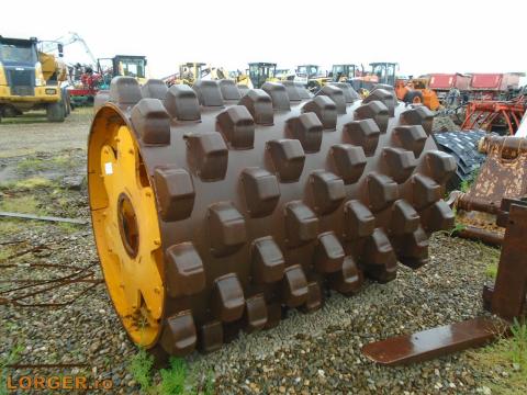 Tömörítő henger juhláb palásttal Évjárat: 2000 19-22 tonnál úthengerhez Tömörítő henger juhláb palásttal Évjárat: 2000 19-22 tonnál úthengerhez