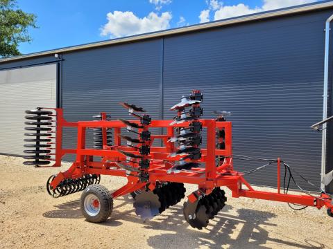 Tárcsa rövidtárcsa félig függesztett kivitelben Tárcsa rövidtárcsa félig függesztett kivitelben