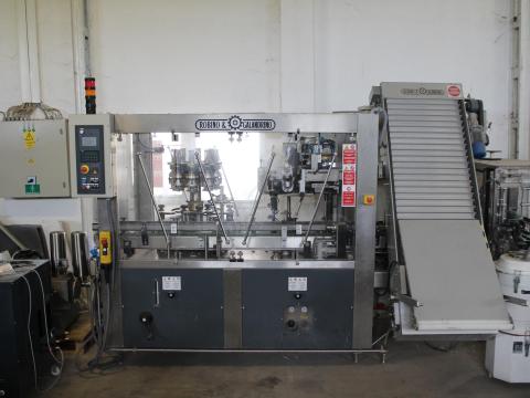 Robino & Galandrino polilaminált kapszula felrakó és simító Robino & Galandrino polilaminált kapszula felrakó és simító