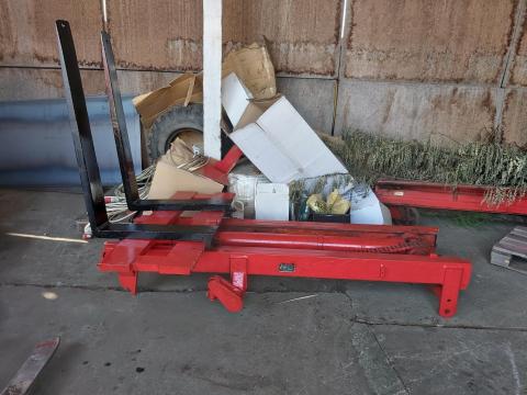 Desta 3,5 tonnás terepes targonca villatorony eladó Desta 3,5 tonnás terepes targonca villatorony eladó