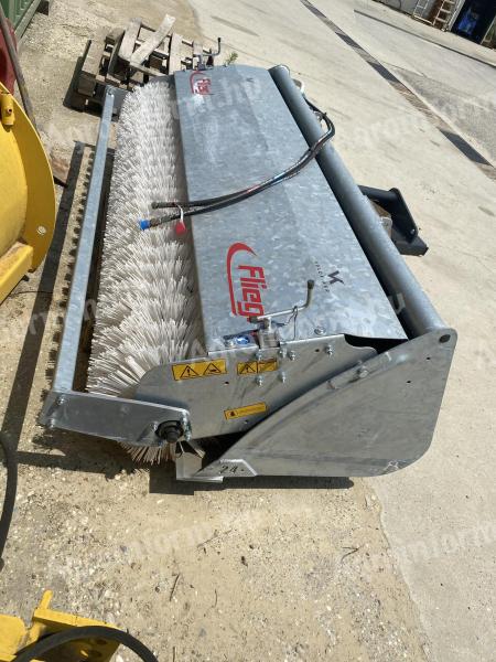 Fliegl POWER PRO 2400 kanalas seprőgép