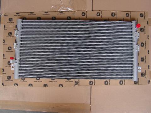 John Deere 8R-seria kondenzátor radiátor RE560741 John Deere 8R-seria kondenzátor radiátor RE560741