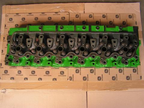 John Deere WTS használt hengerfej RE507777,  R502547, RE553419 John Deere WTS használt hengerfej RE507777,  R502547, RE553419