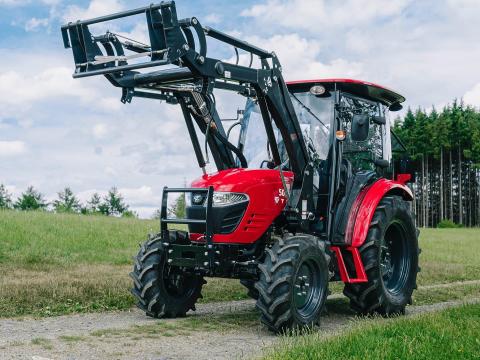 TYM (Branson) F50 Cn traktor fülkével IGJ TYM (Branson) F50 Cn traktor fülkével IGJ