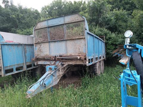 T-088 trágyaszóró