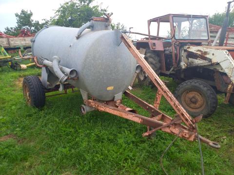 Bauer szippantó 2200 L Bauer szippantó 2200 L