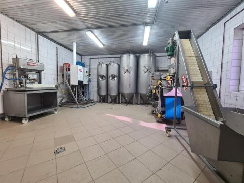 Alma-,  gyümölcslékészítő gépsor Alma-,  gyümölcslékészítő gépsor