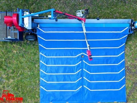 Ponyvás rázógép a Royal Traktornál Ponyvás rázógép a Royal Traktornál