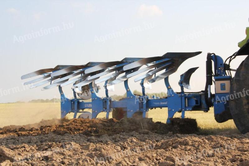Lemken Juwel 8 M 4 N 100 típusú 4 vasú váltvaforgató eke