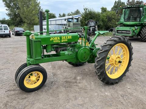 John Deere Model B Unstyled John Deere Model B Unstyled