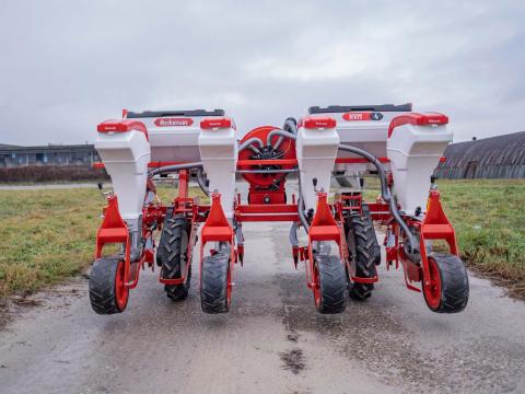 KÉSZLETRŐL I Özduman HVM szemenkénti vetőgép I csúszó csoroszlya I 4 sor KÉSZLETRŐL I Özduman HVM szemenkénti vetőgép I csúszó csoroszlya I 4 sor