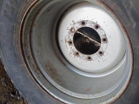 Pótkocsi gumi felni 24×26.5 700/50r26.5