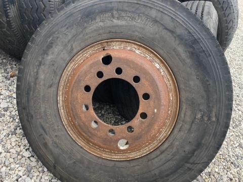 8,25-15 Felni + Gumi