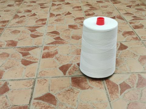 3 kg-os ipari zsákvarró cérna készletről eladó 3 kg-os ipari zsákvarró cérna készletről eladó