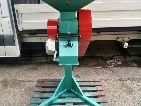 Gabonaroppantó TR/4 kW Gabonaroppantó TR/4 kW