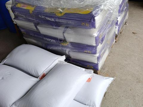 Teljesen tisztított, fémzárolt Szarvasi Kinga lucernamag, Expressz, bio minősítéssel Szarvasi Viktória lucernavetőmag, muhar, szudáni fűmag eladó Teljesen tisztított, fémzárolt Szarvasi Kinga lucernamag, Expressz, bio minősítéssel Szarvasi Viktória lucernavetőmag, muhar, szudáni fűmag eladó