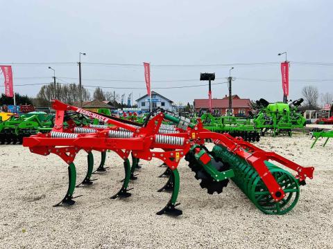 AGROMASZ / AGRO-MASZ RUNNER 30 szántóföldi mélykultivátor ékgyűrűs hengerrel – Akciós ár AGROMASZ / AGRO-MASZ RUNNER 30 szántóföldi mélykultivátor ékgyűrűs hengerrel – Akciós ár