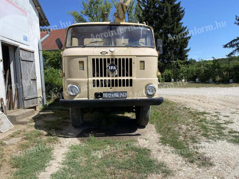 IFA W50 takarmányszállító