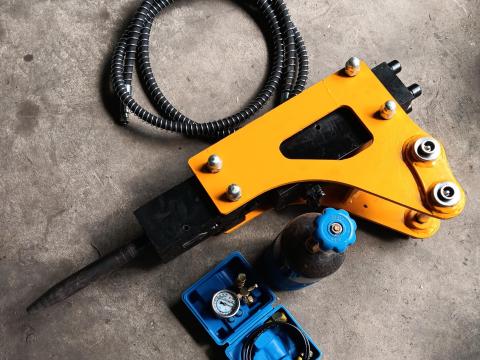 BK70 törőfej,  bontókalapács árokásó gépekhez BK70 törőfej,  bontókalapács árokásó gépekhez