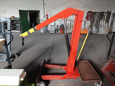 Zsiráf motor kiemelő Zsiráf motor kiemelő