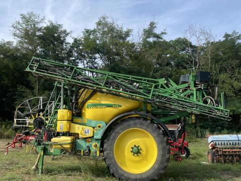 John Deere 832 szántóföldi permetező eladó John Deere 832 szántóföldi permetező eladó