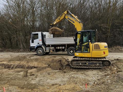 Eladó Komatsu kotrógép Eladó Komatsu kotrógép