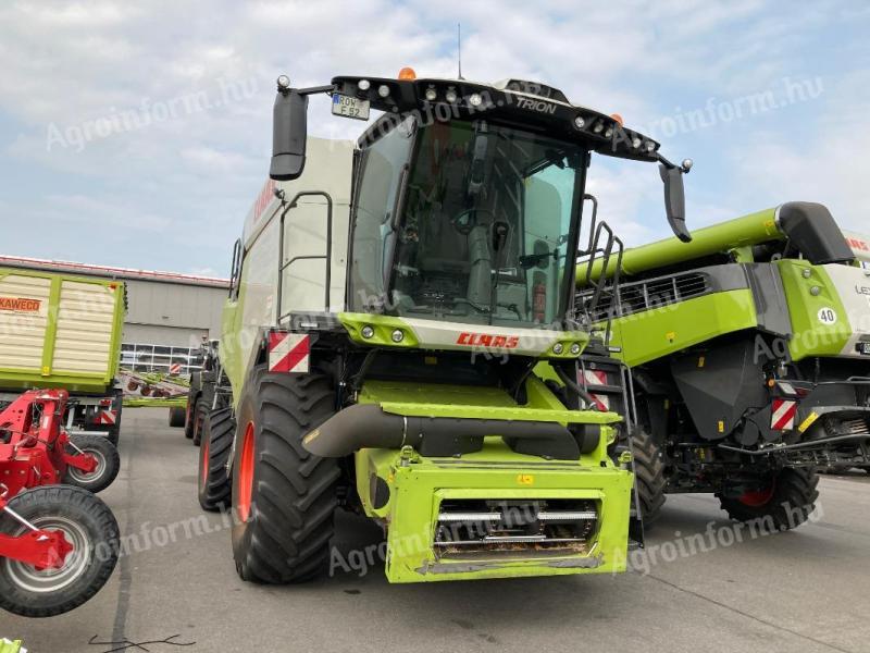 CLAAS Trion 520 kombájn