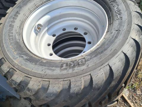 BKT 550/45-22,5 20 PR, FL-648 (T) gumiabroncs és 22, 5x16.00 felni BKT 550/45-22,5 20 PR, FL-648 (T) gumiabroncs és 22, 5x16.00 felni