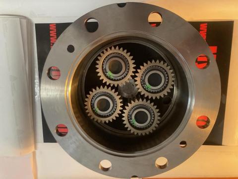 Bolygókerék Ház Szerelve KPL /Híd/ (Véglehajtás fedél) 602867 (Manitou MLT 7XX) Bolygókerék Ház Szerelve KPL /Híd/ (Véglehajtás fedél) 602867 (Manitou MLT 7XX)