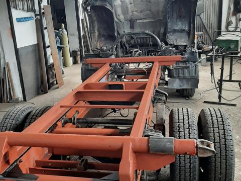 Teherautó, pótkocsi, kamion alváz és plató javítása Teherautó, pótkocsi, kamion alváz és plató javítása